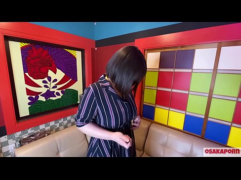 ❤️ Mrembo wa Kijapani mwenye matiti makubwa anapiga punyeto kwa kutumia midoli ya ngono na anakuwa na mshindo. Anazungumza katika mahojiano kuhusu uzoefu wake wa kutisha. Matiti makubwa na pussy yenye nywele ikiomboleza kwa sauti kubwa. Osakaporn Fucking ❌